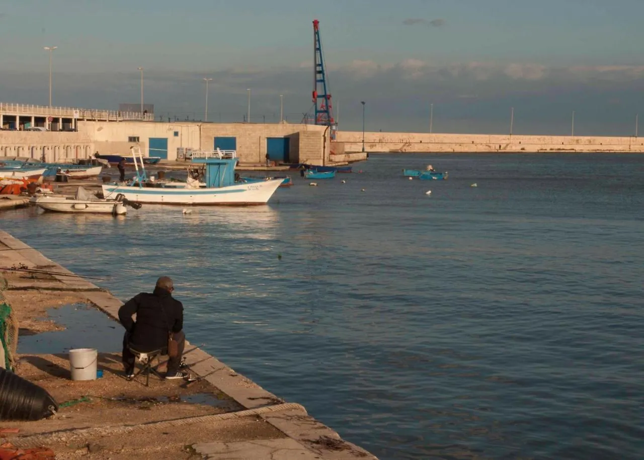 Melo Accommodations Bari 2*,  Italië